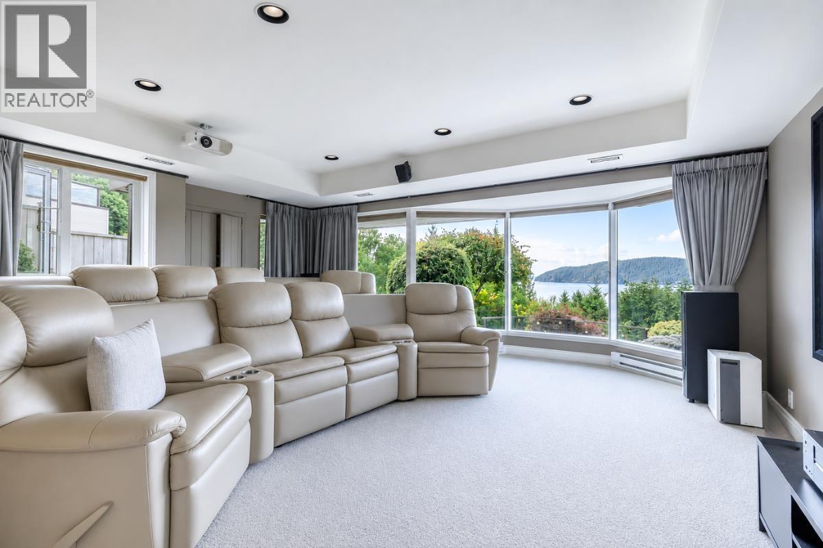 90 TIDEWATER WAY, Lions Bay