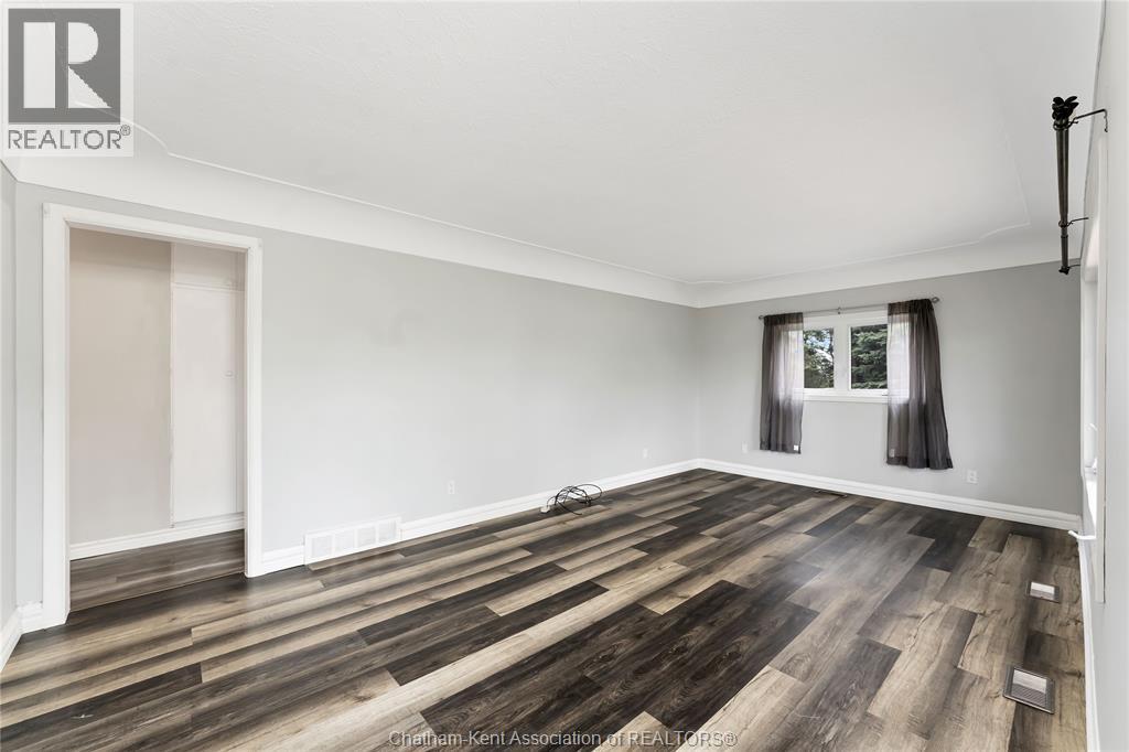864 MCNAUGHTON AVENUE East - Image 6