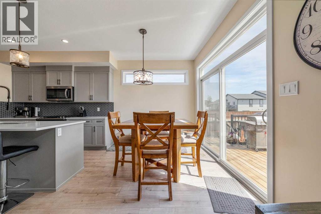 648 Aquitania Boulevard W - Image 13