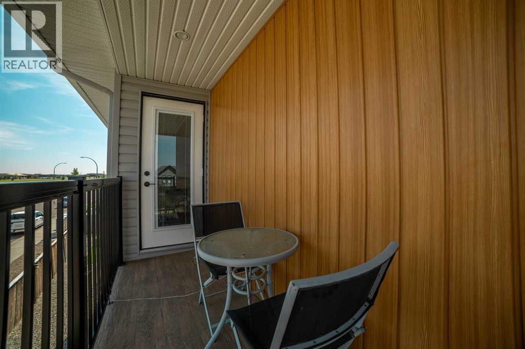 648 Aquitania Boulevard W - Image 22