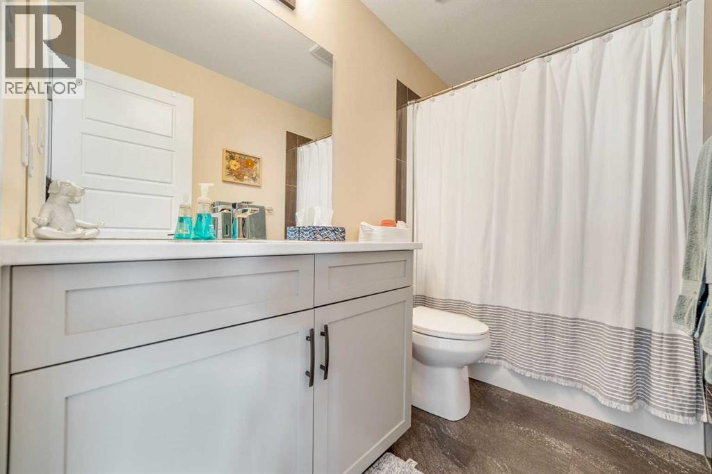 648 Aquitania Boulevard W - Image 29