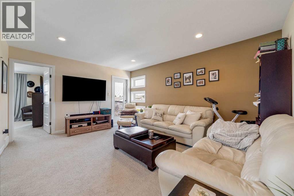 648 Aquitania Boulevard W - Image 20