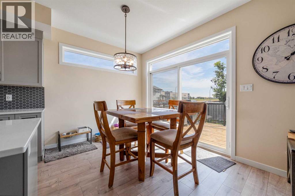 648 Aquitania Boulevard W - Image 12