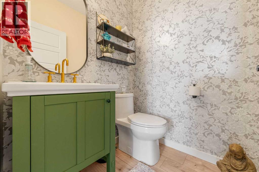 648 Aquitania Boulevard W - Image 5
