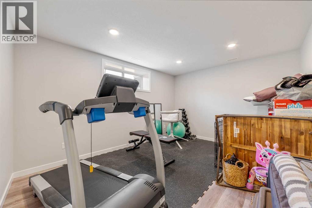 648 Aquitania Boulevard W - Image 35