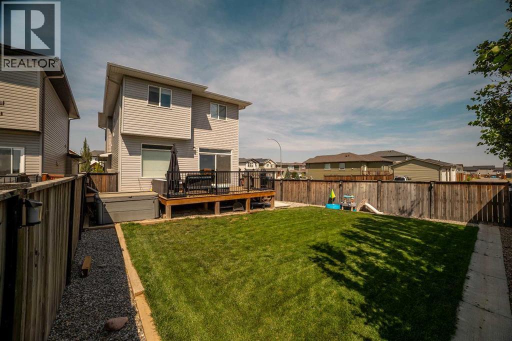 648 Aquitania Boulevard W - Image 46