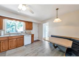 9275 155 Street, Surrey, BC V3R9B3 Photo 8