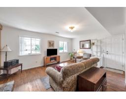 9275 155 Street, Surrey, BC V3R9B3 Photo 19