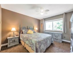 9275 155 Street, Surrey, BC V3R9B3 Photo 12