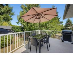 9275 155 Street, Surrey, BC V3R9B3 Photo 11