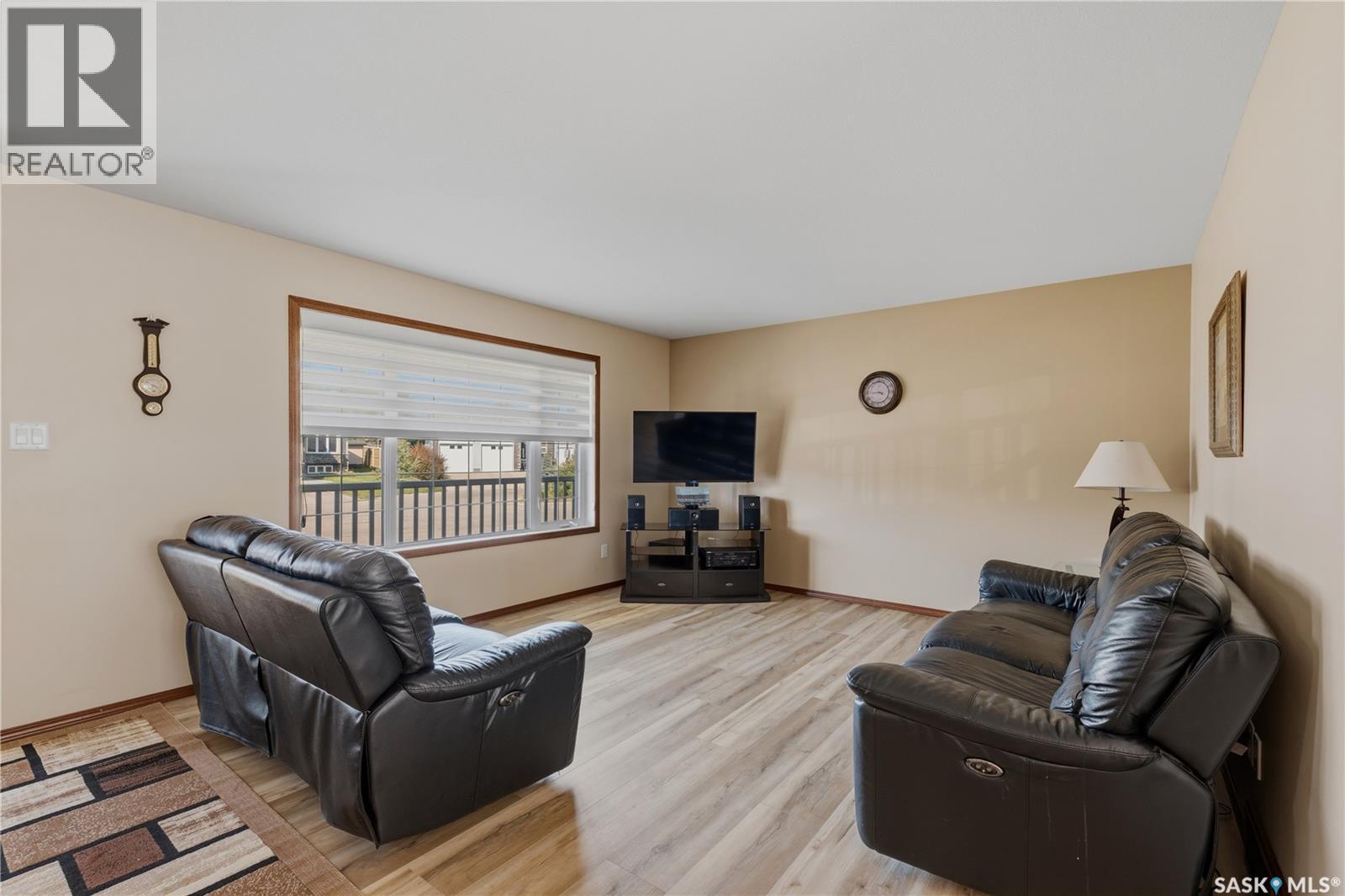29 Leibel BAY - Image 10