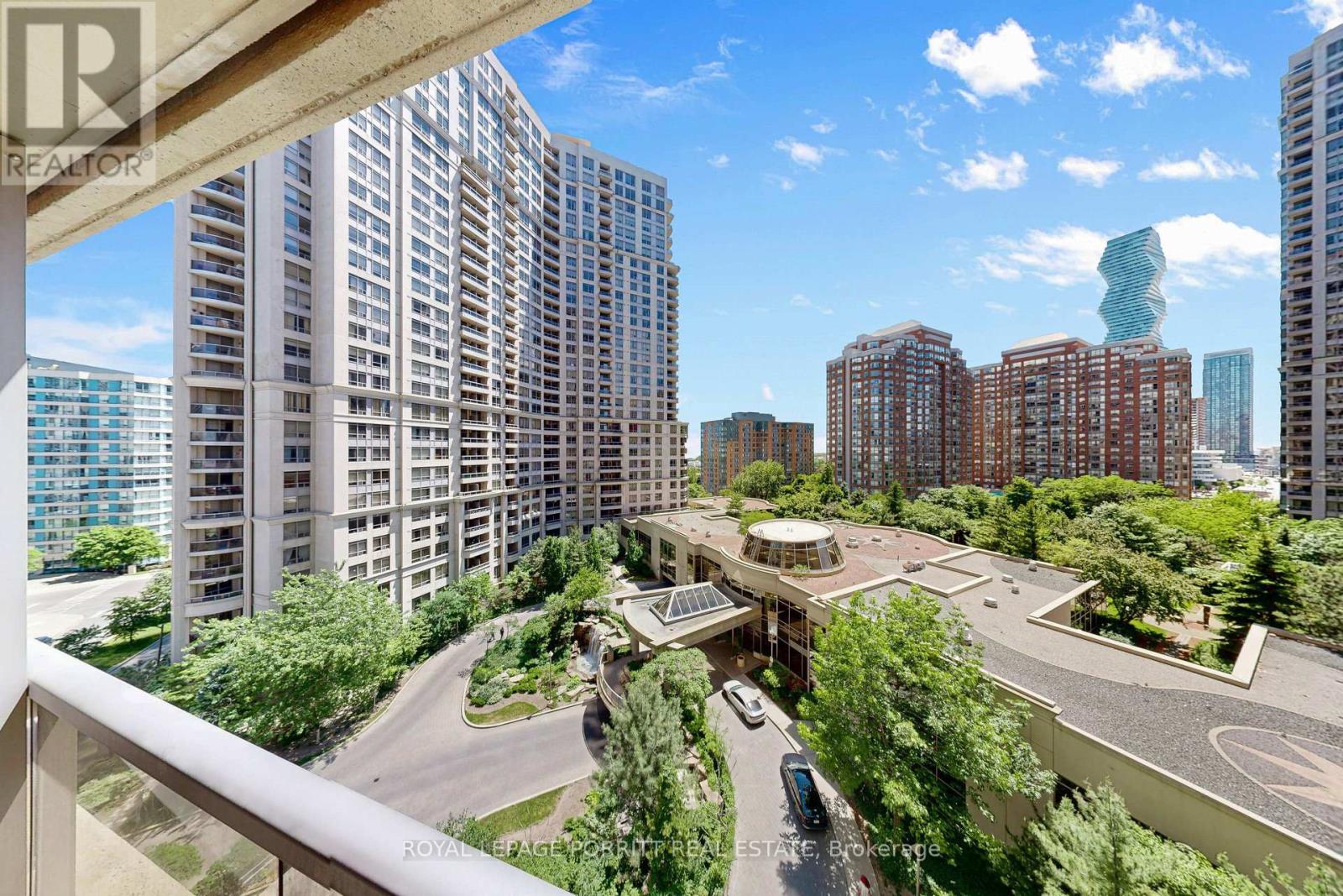 #927 3888 DUKE OF YORK BOULEVARD - Image 24