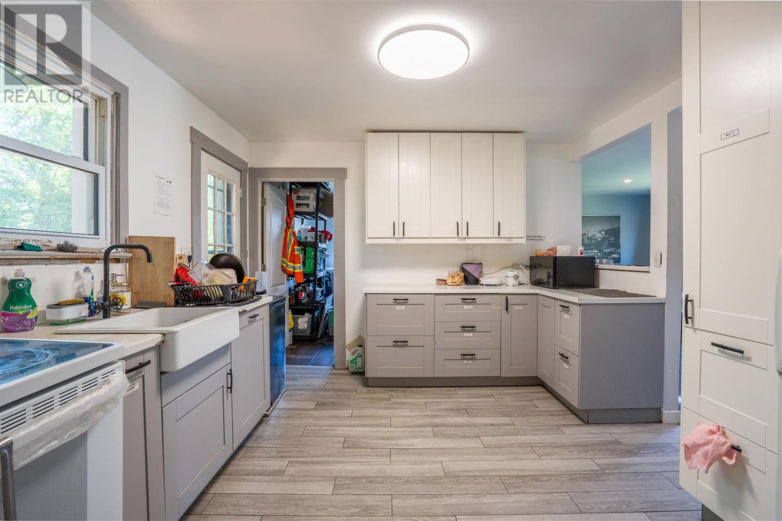 218 Willow AVE - 8