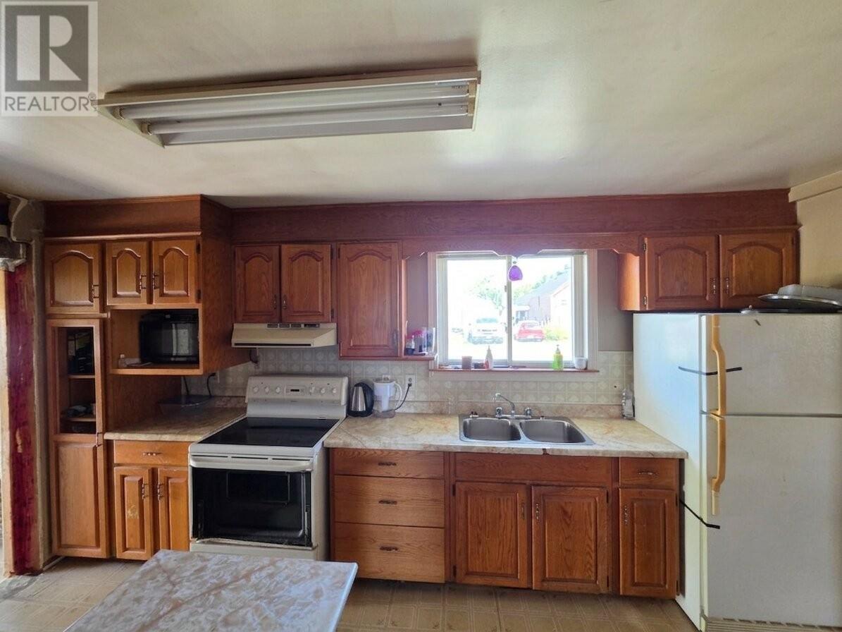 145 Wilding AVE - 5