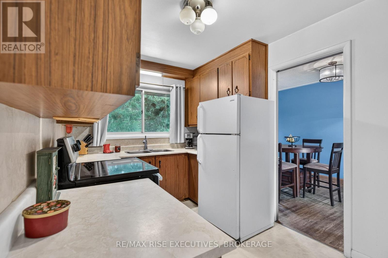 18 DALGLEISH AVENUE - 11