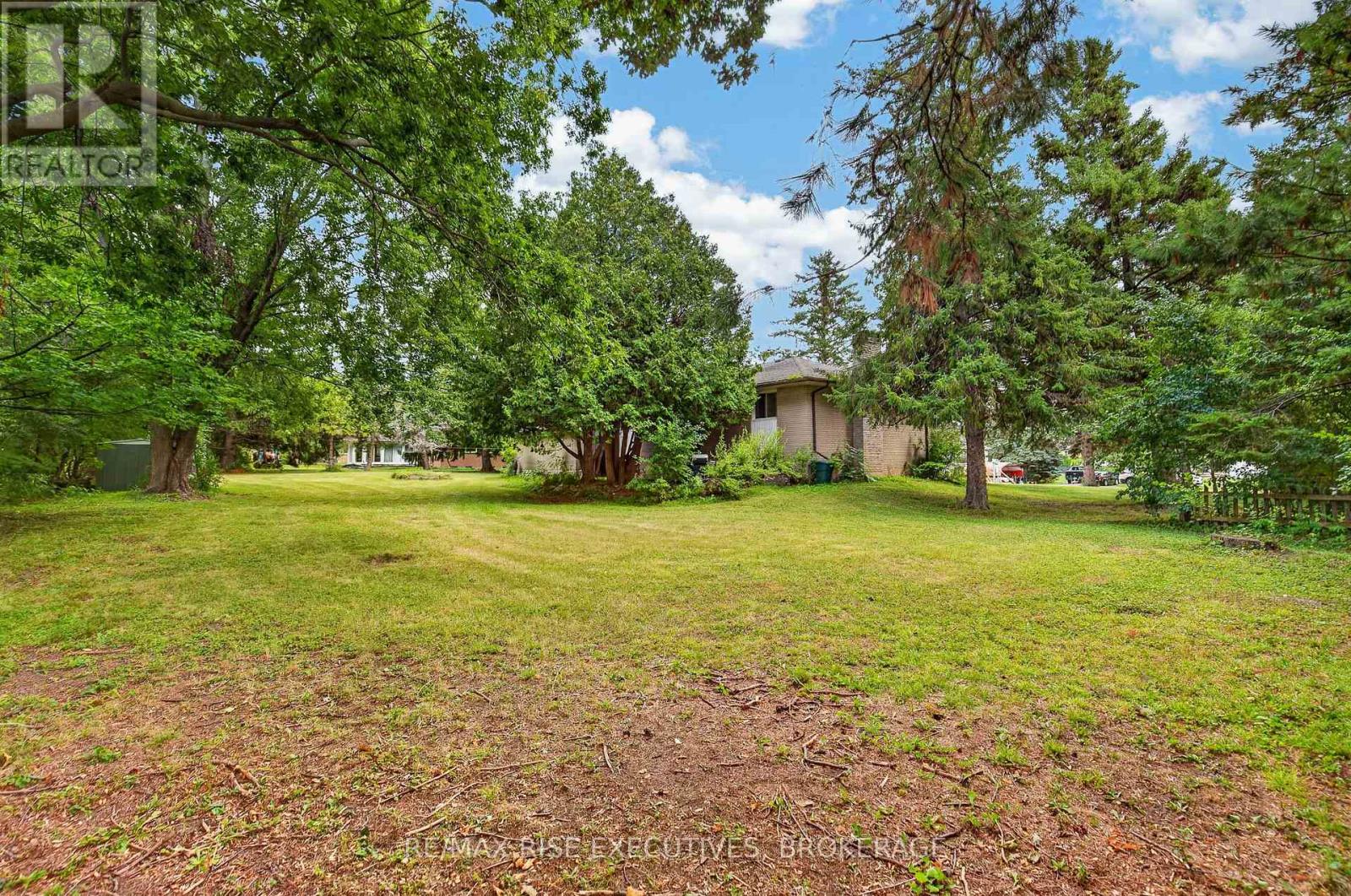 18 DALGLEISH AVENUE - 32