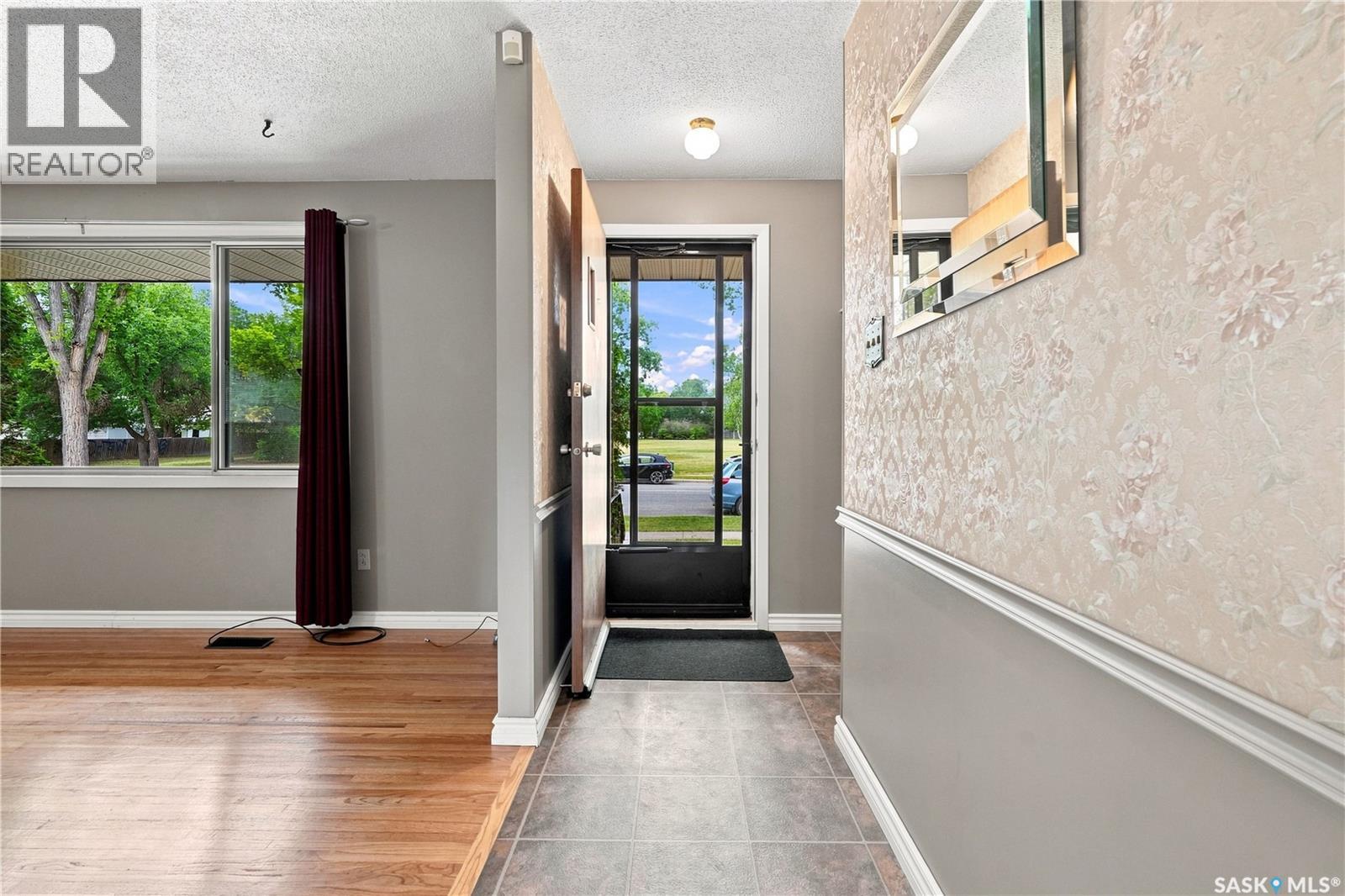219 Cambridge AVENUE - 2