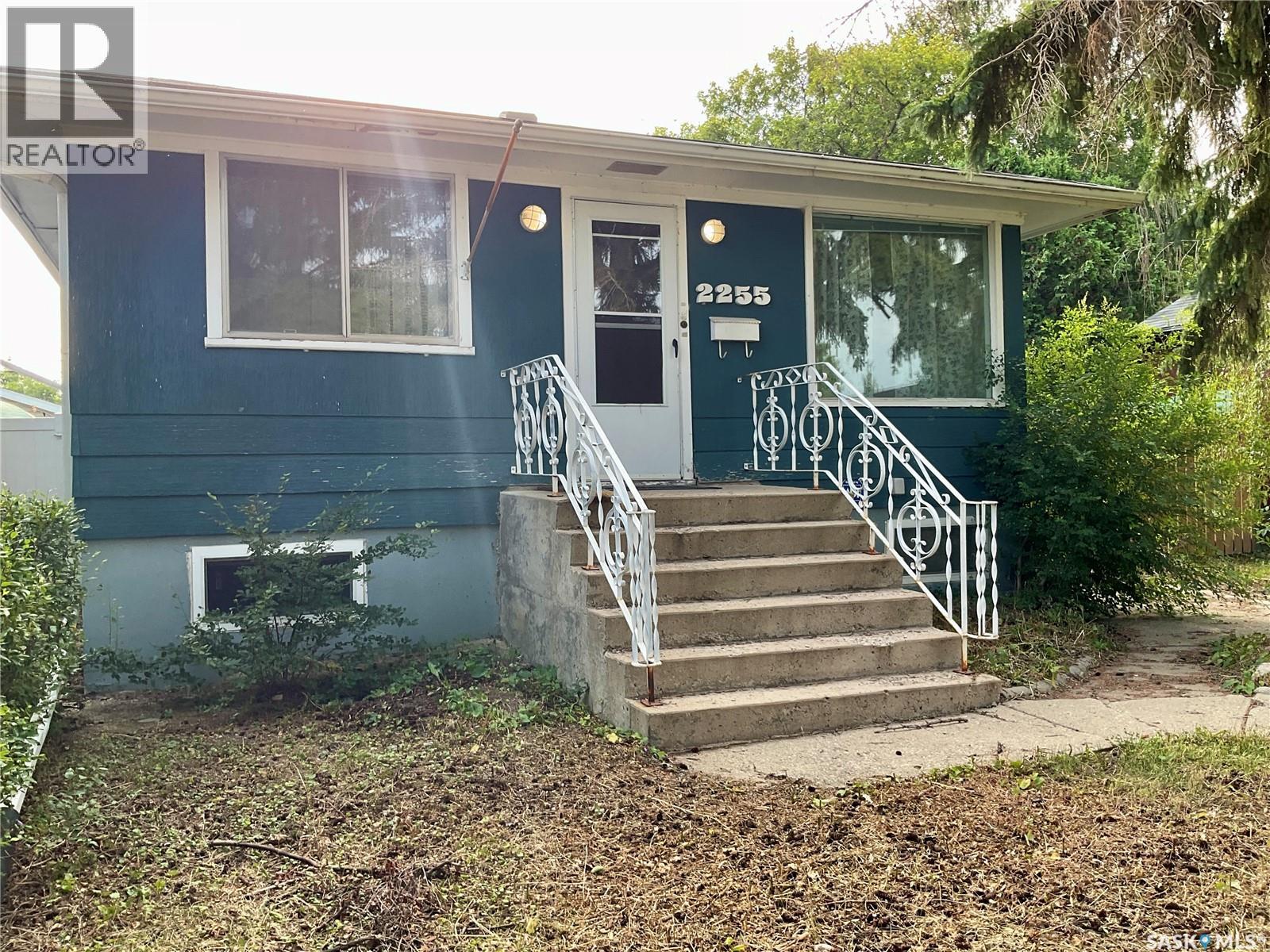 2255 QUEEN STREET - 31