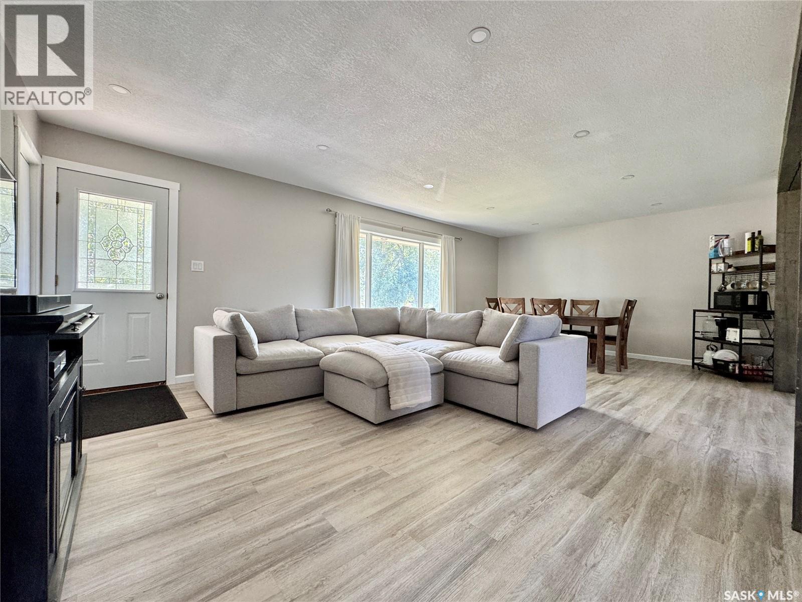 130 1st AVENUE N - Image 10