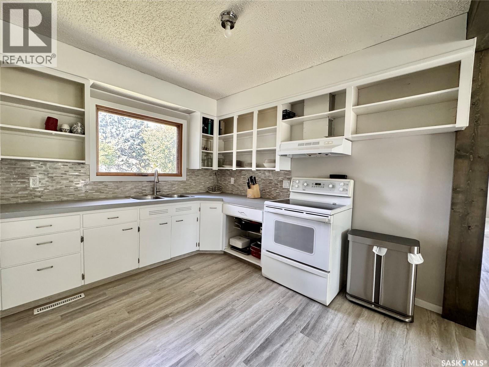 130 1st AVENUE N - Image 5
