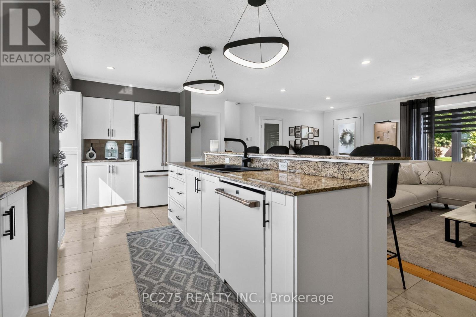 5 FIELD ROAD - Image 19