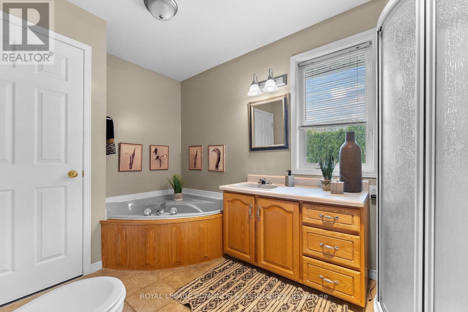 907 CEDAR LANE - Image 23
