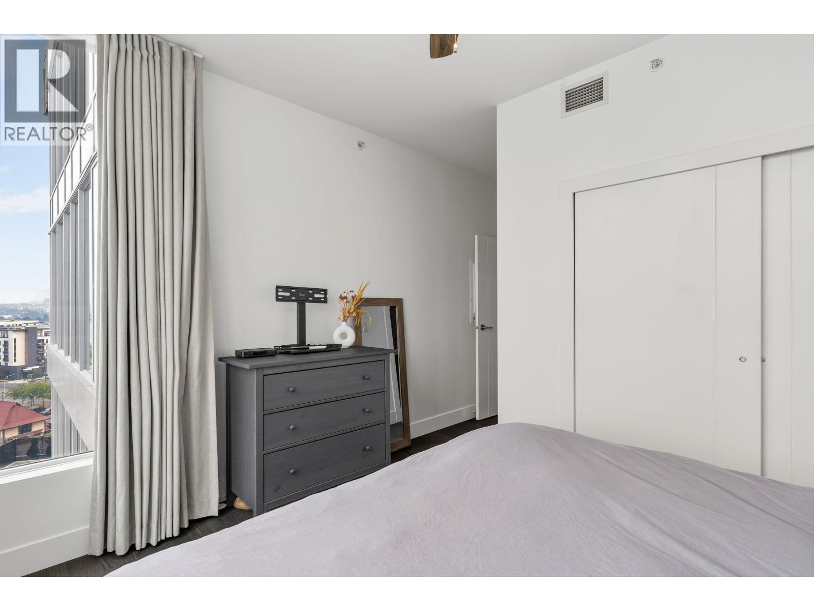 #1102 1181 Sunset Drive - 13