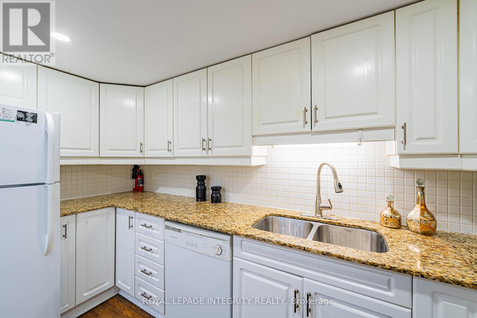 #103 222 RUSSELL AVENUE - Image 10