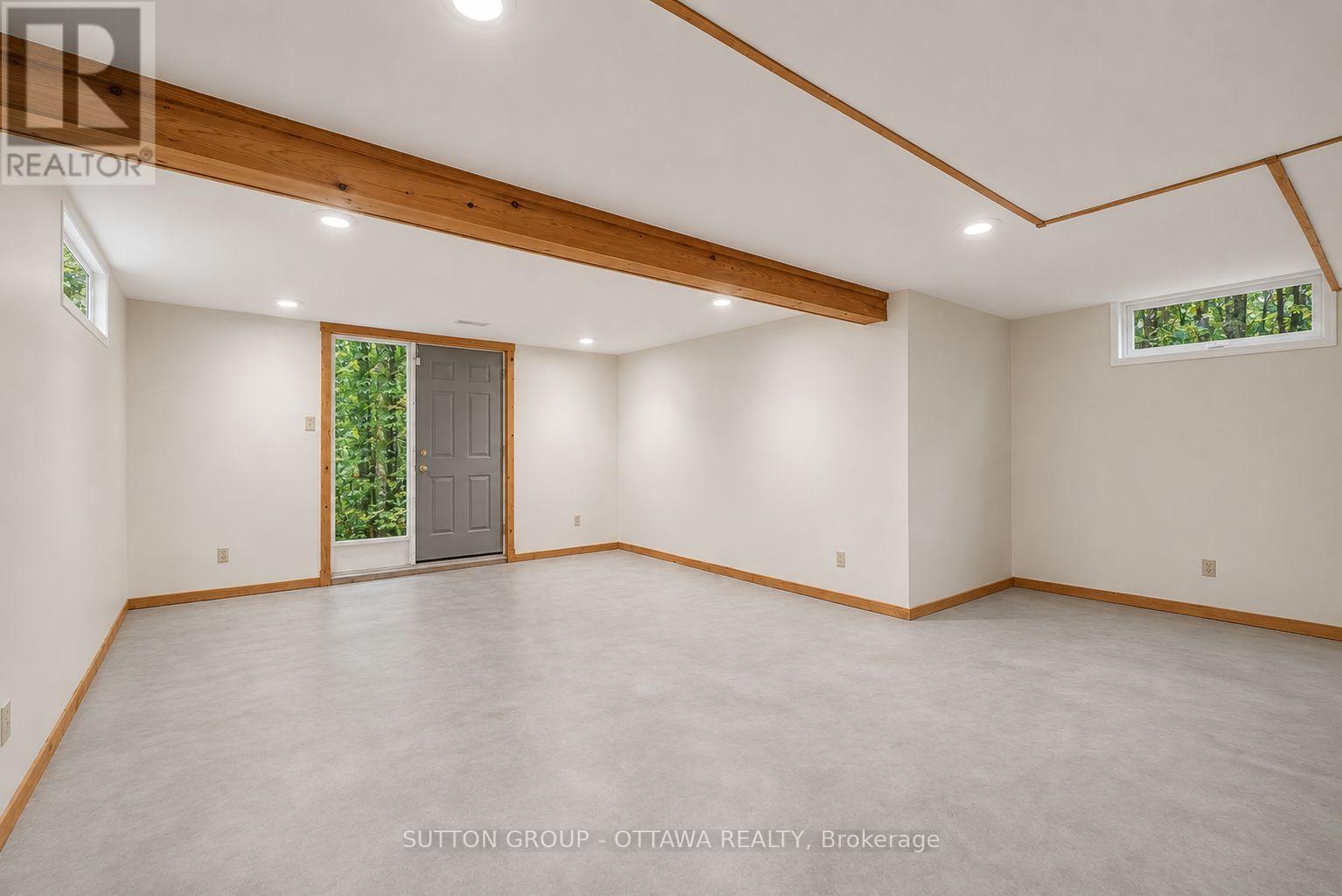 792 HARLEQUIN CRESCENT - 24