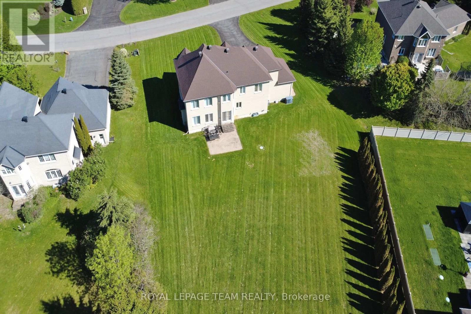 5472 WICKLOW DRIVE - 47