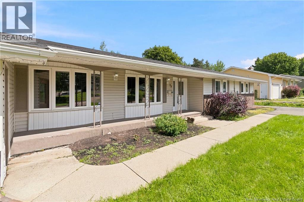 98 Firwood Crescent - 2