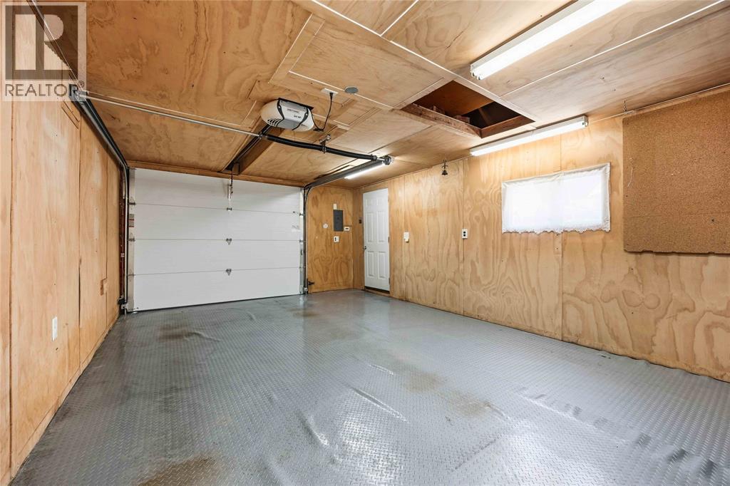 1477 BAXTER AVENUE - Image 32