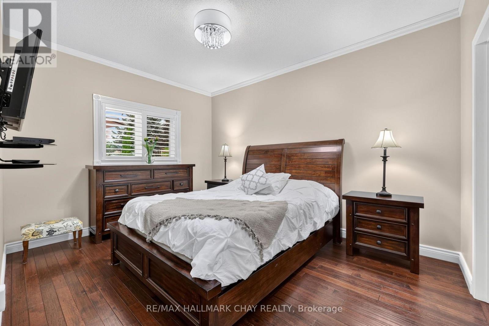 1925 EMERALD COURT - Image 10