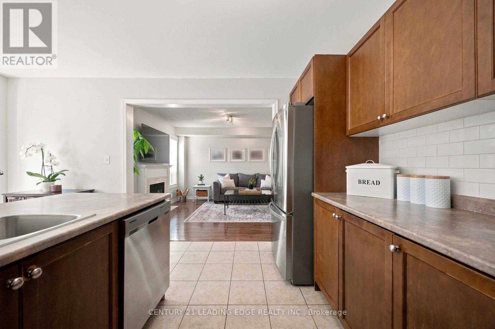 16 BOLSTER LANE - 10