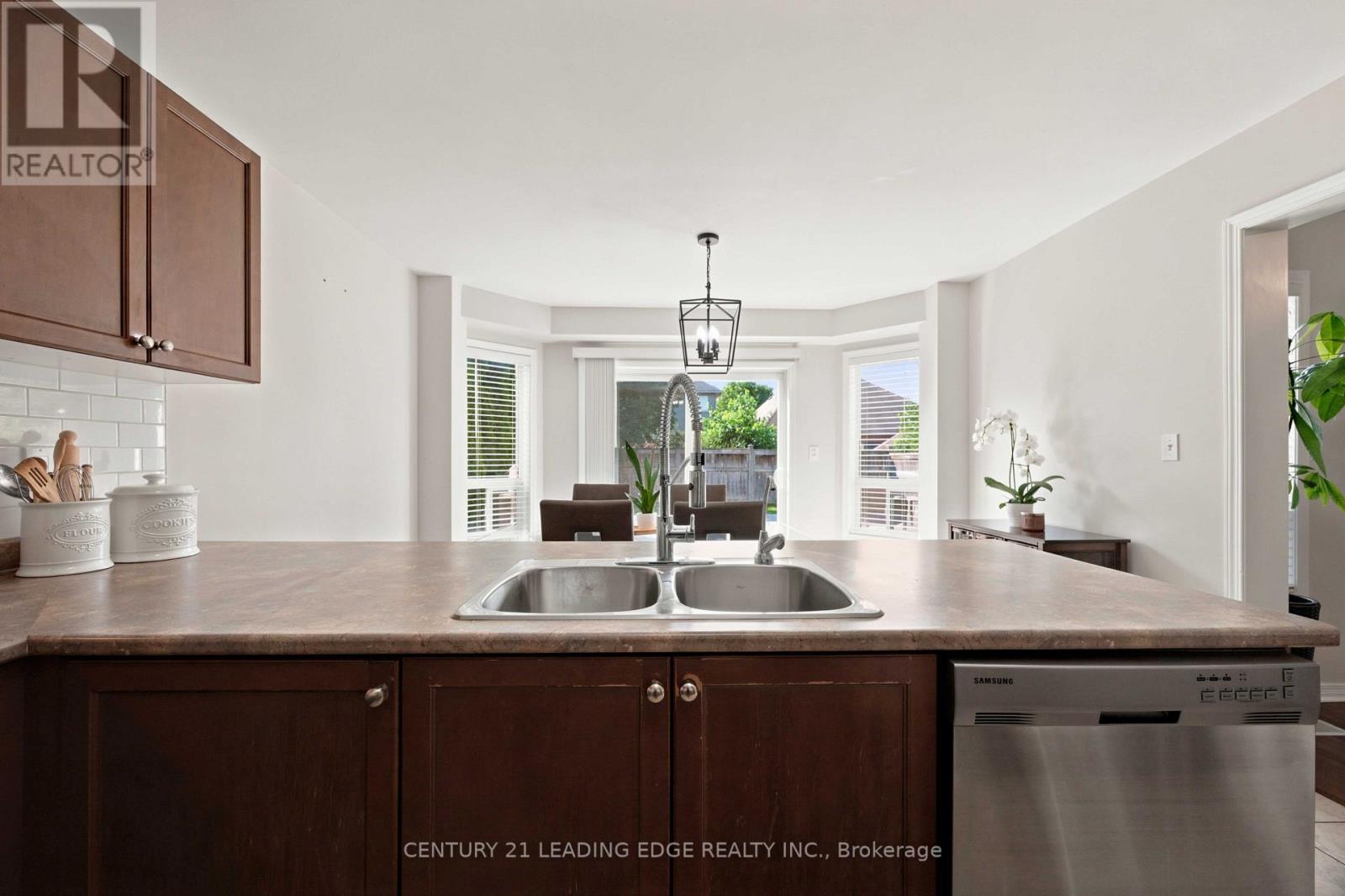 16 BOLSTER LANE - 16