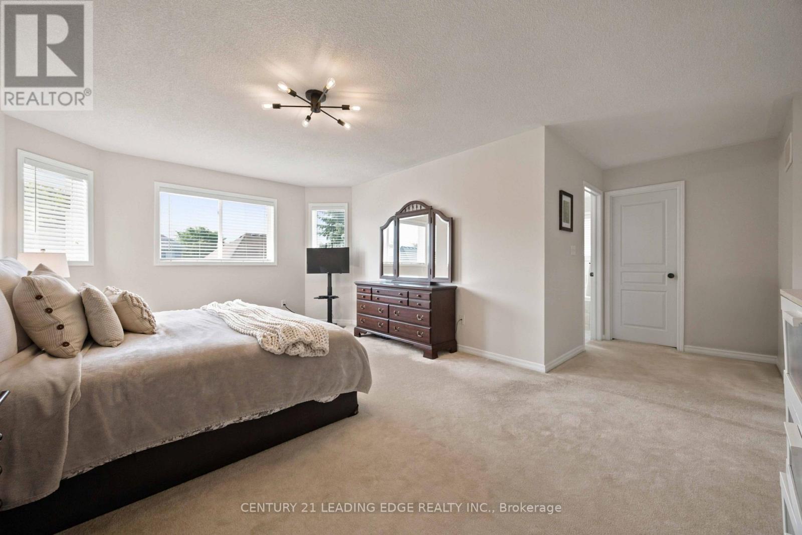 16 BOLSTER LANE - Image 20