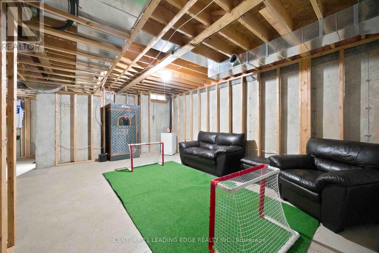 16 BOLSTER LANE - Image 28
