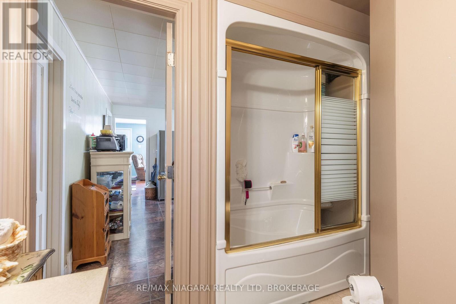 42 DOUGLAS STREET - 12