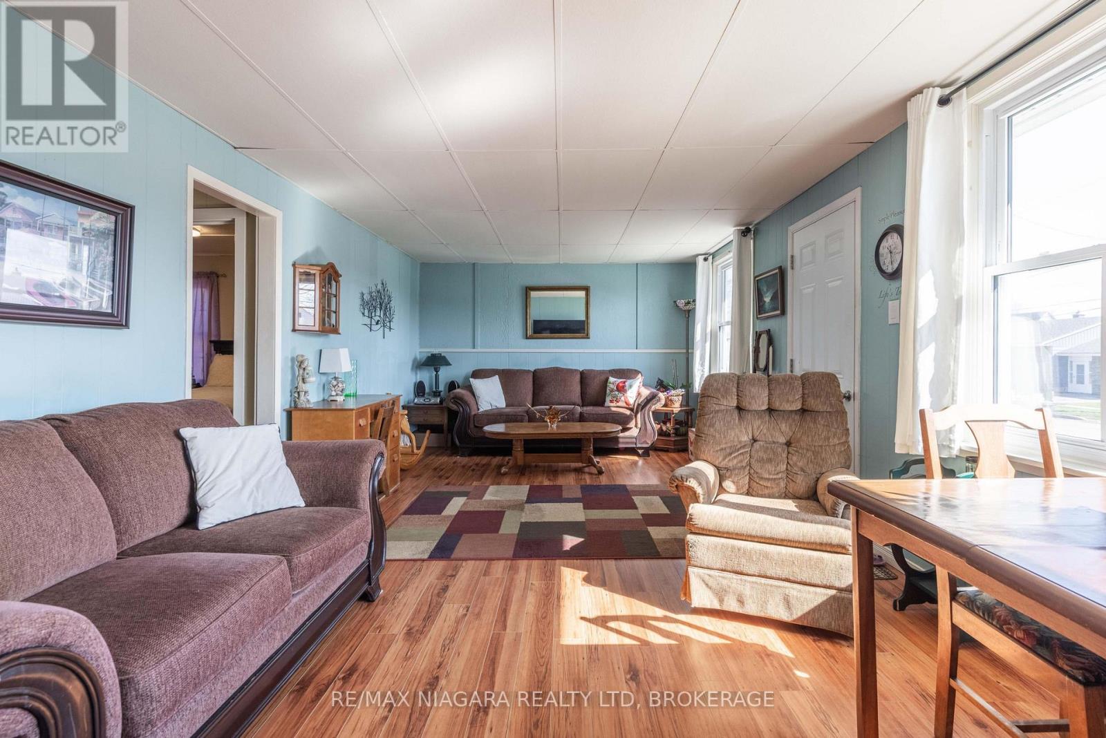 42 DOUGLAS STREET - Image 5