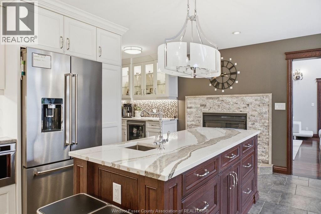 205 CLUBVIEW DRIVE - 7