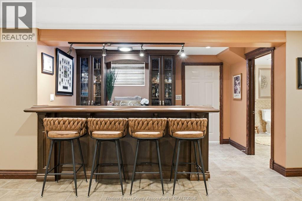 205 CLUBVIEW DRIVE - Image 33