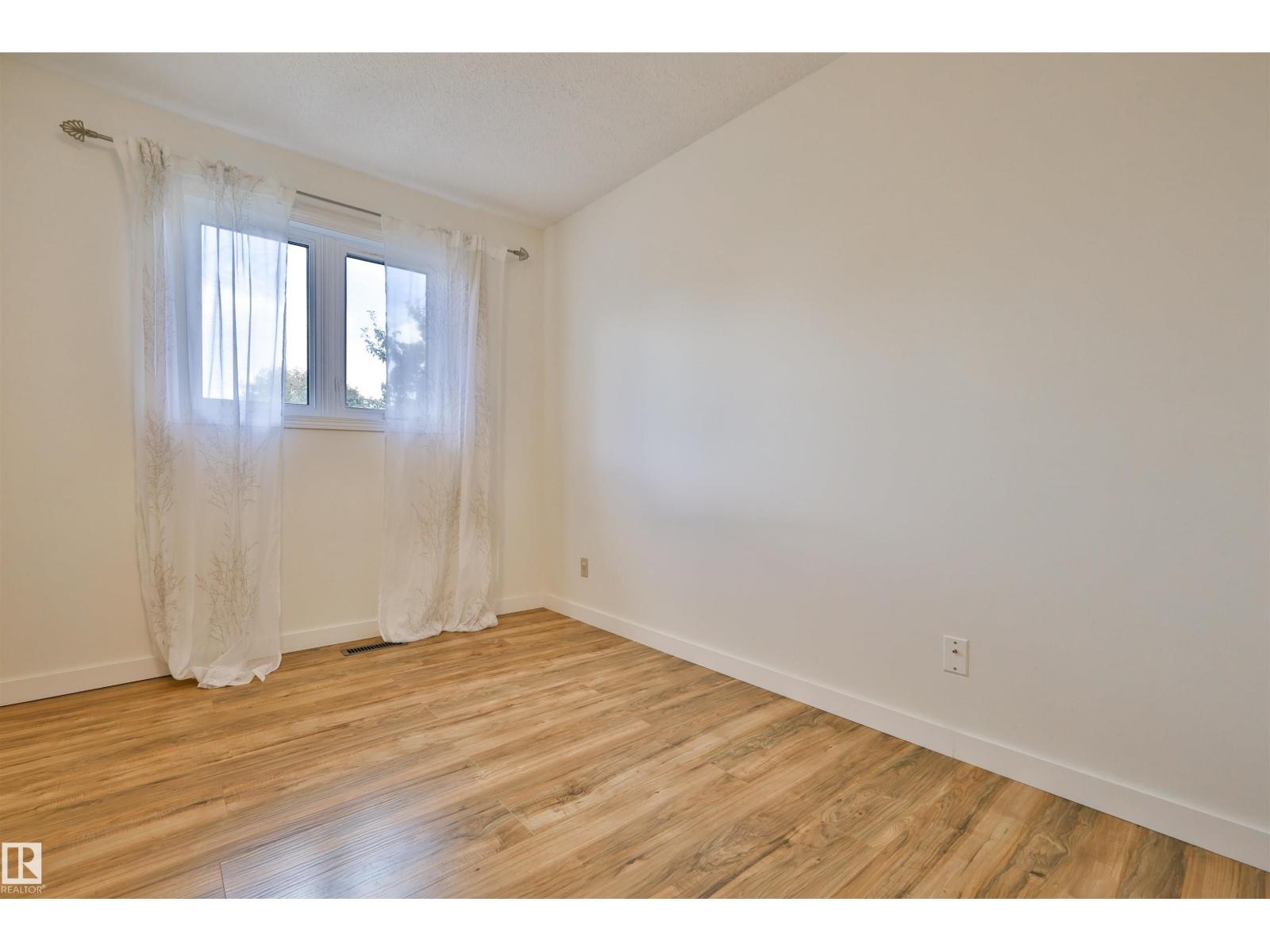 12229 39 ST NW - 23