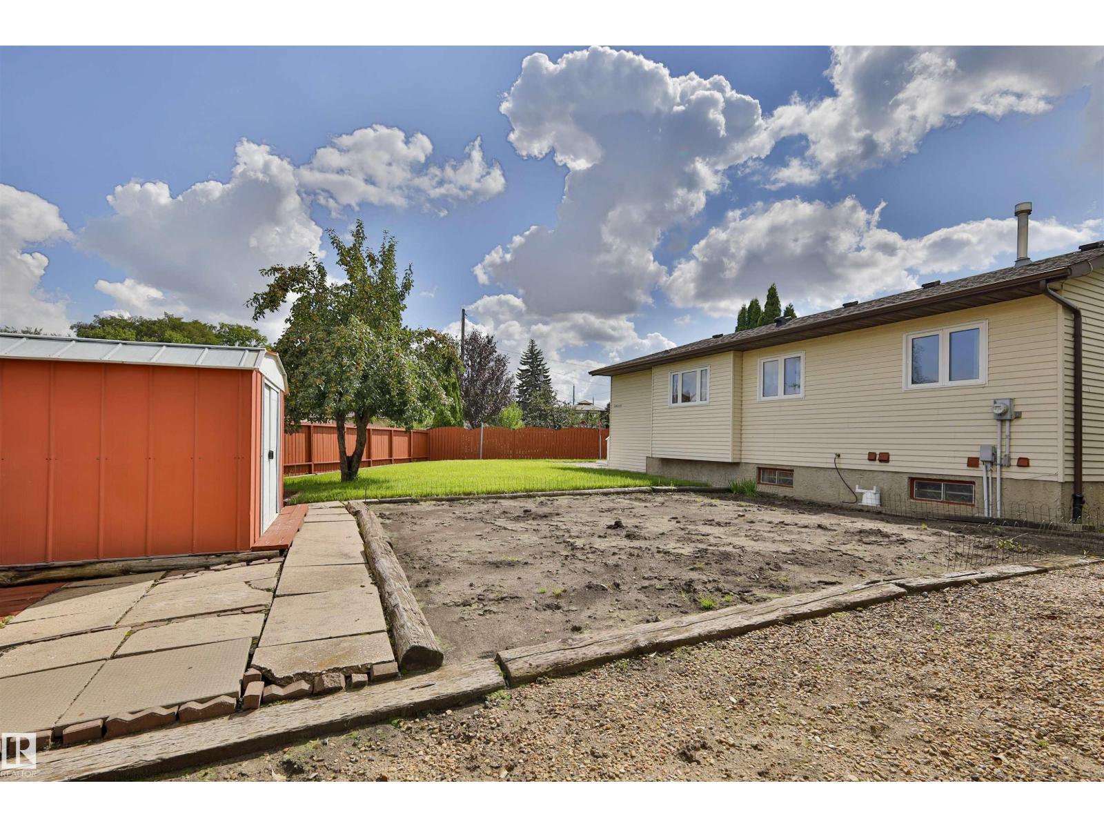 12229 39 ST NW - 44