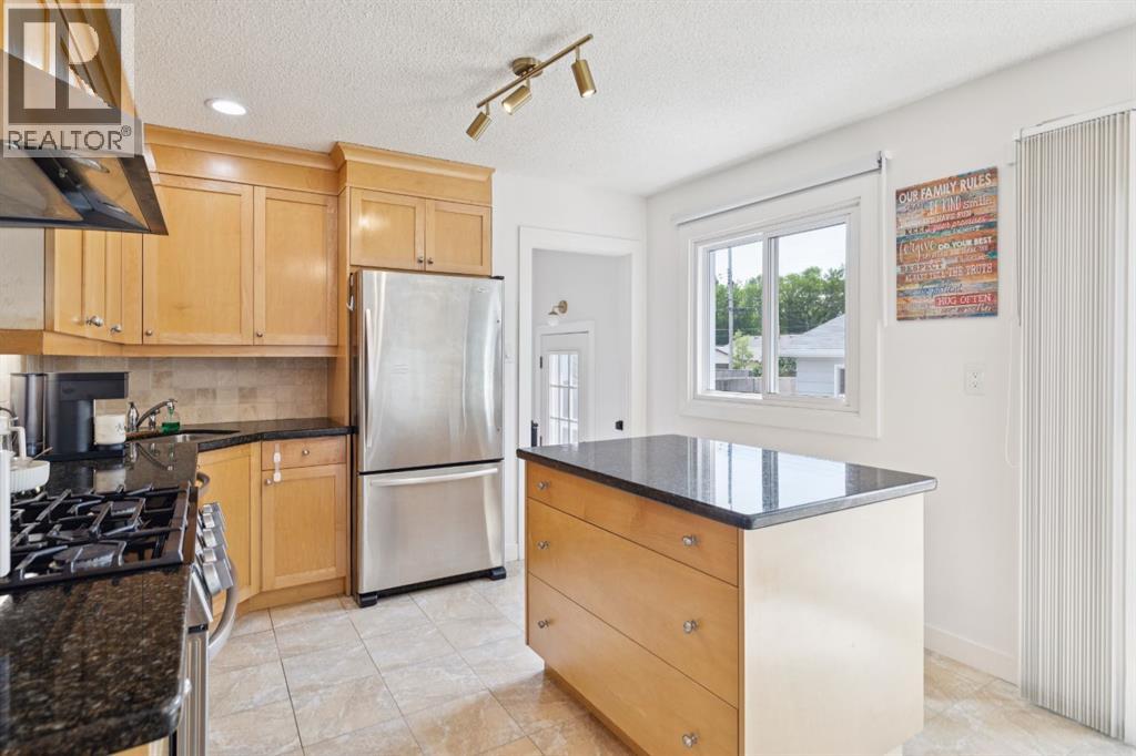 4927 10 Avenue SW - 13