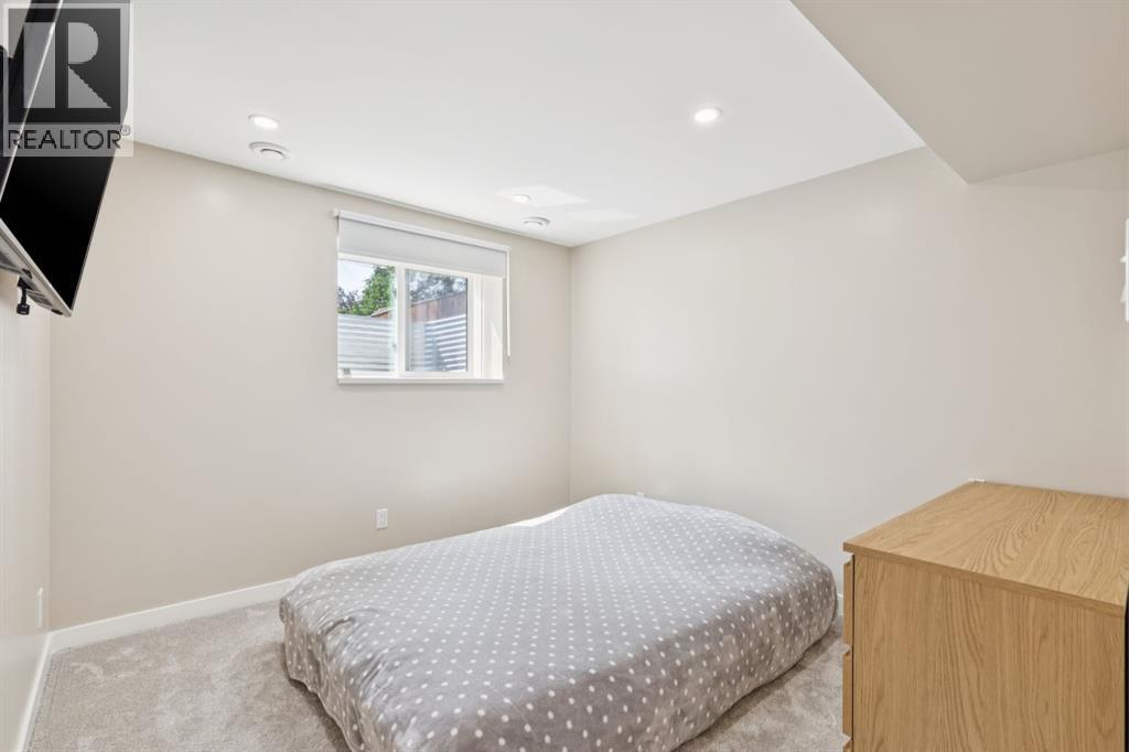4927 10 Avenue SW - 21