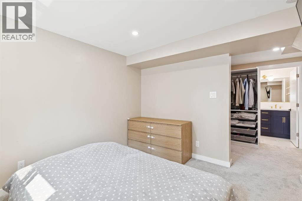 4927 10 Avenue SW - 22