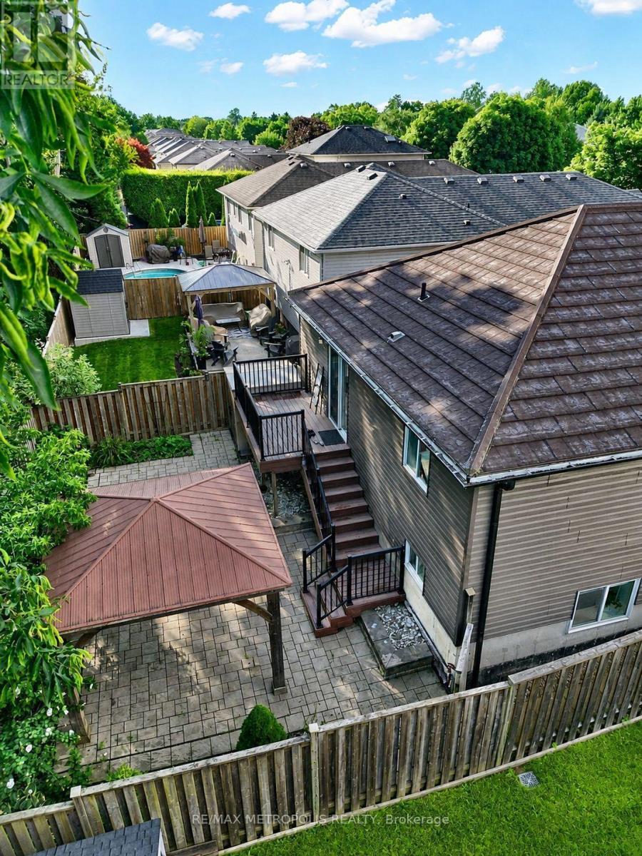 46 WHITEROCK AVENUE - 32