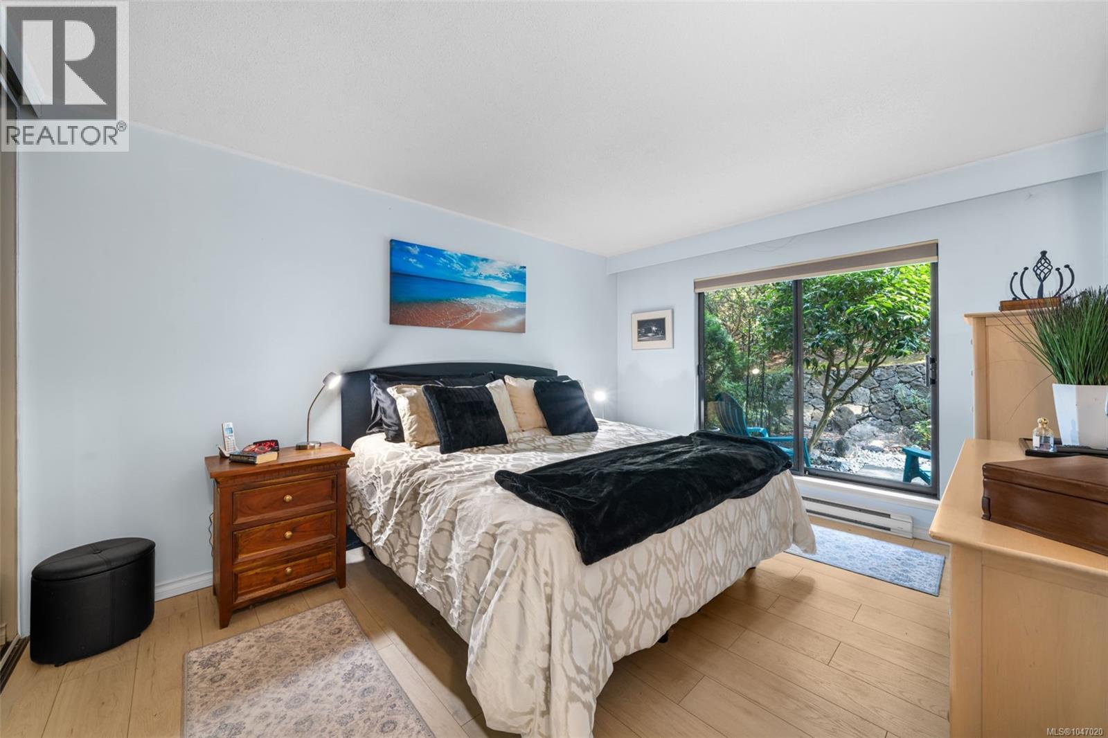 104 1106 Glenora Pl, Saanich