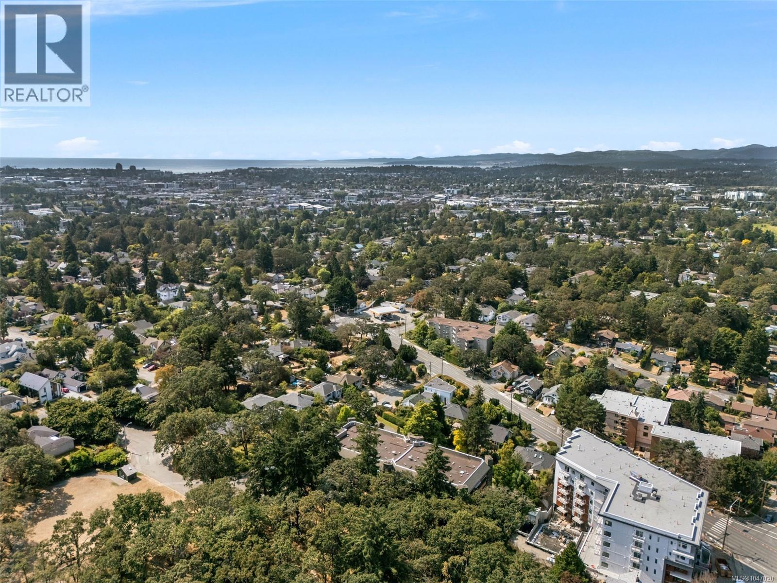 104 1106 Glenora Pl, Saanich
