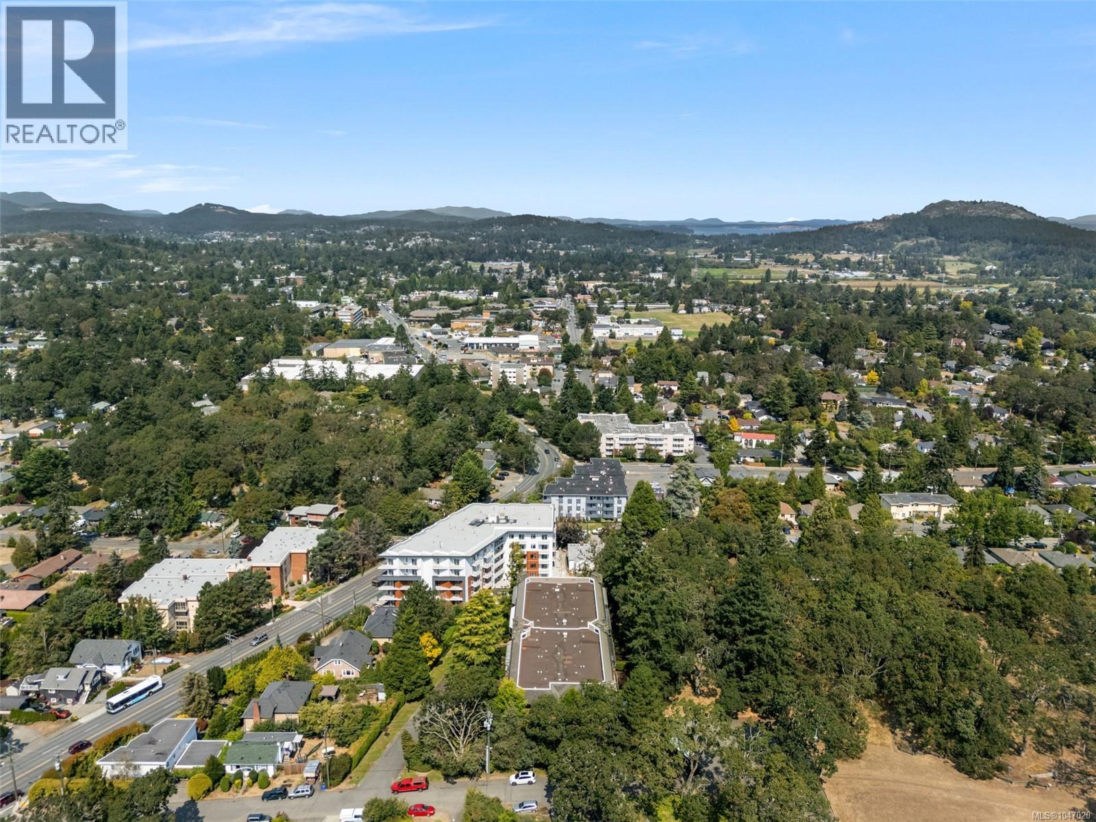104 1106 Glenora Pl, Saanich